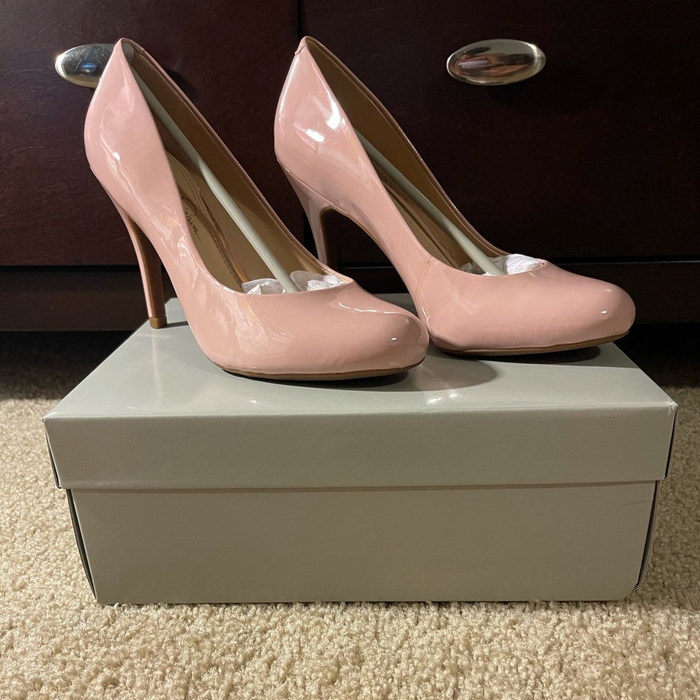 Heels - Picture 3 of 5